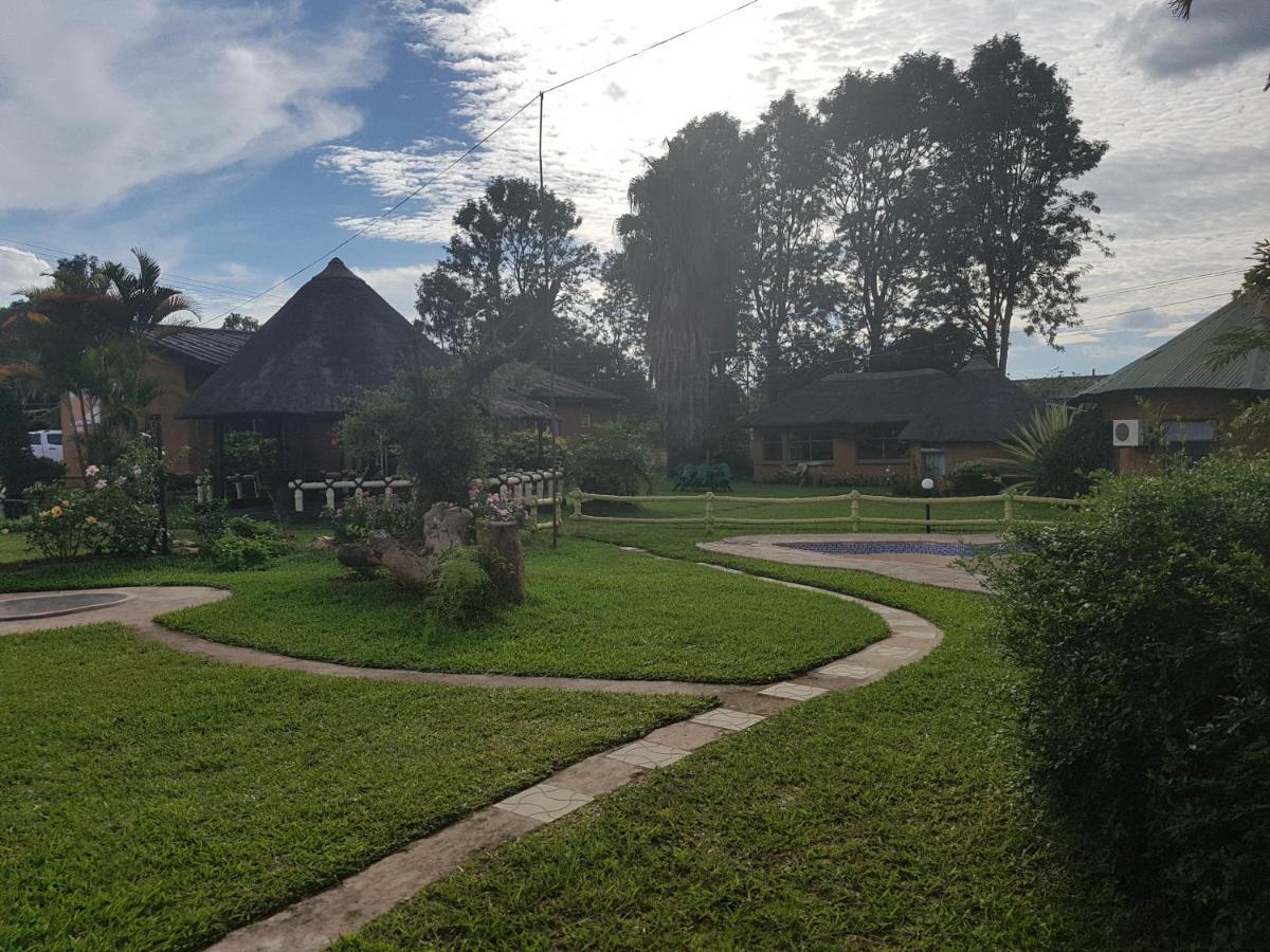 Reed Mat Lodge Lusaka Exteriér fotografie